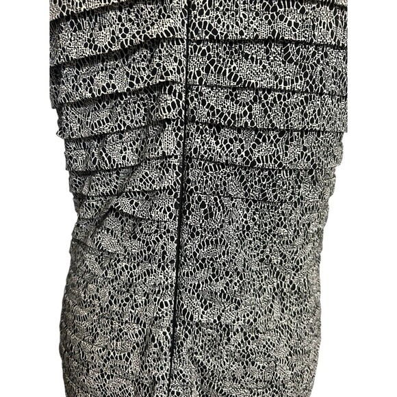 Dressbarn Collection Black Shutter Pleat Sleeveless V Neck Sheath Dress 16W - Picture 8 of 10